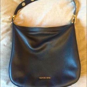 Great condition
Comes with dust bag
Purchased at Holt Renfrew brand new